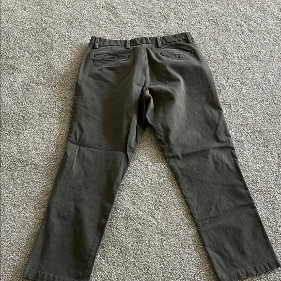 Dockers Men's 34x32 Olive Chinos - Picture 5 of 9